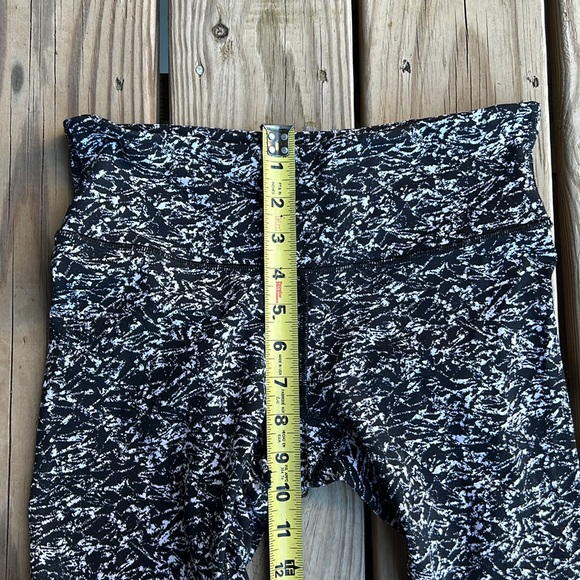 Lululemon Wunder Under Leggings - Picture 8 of 8